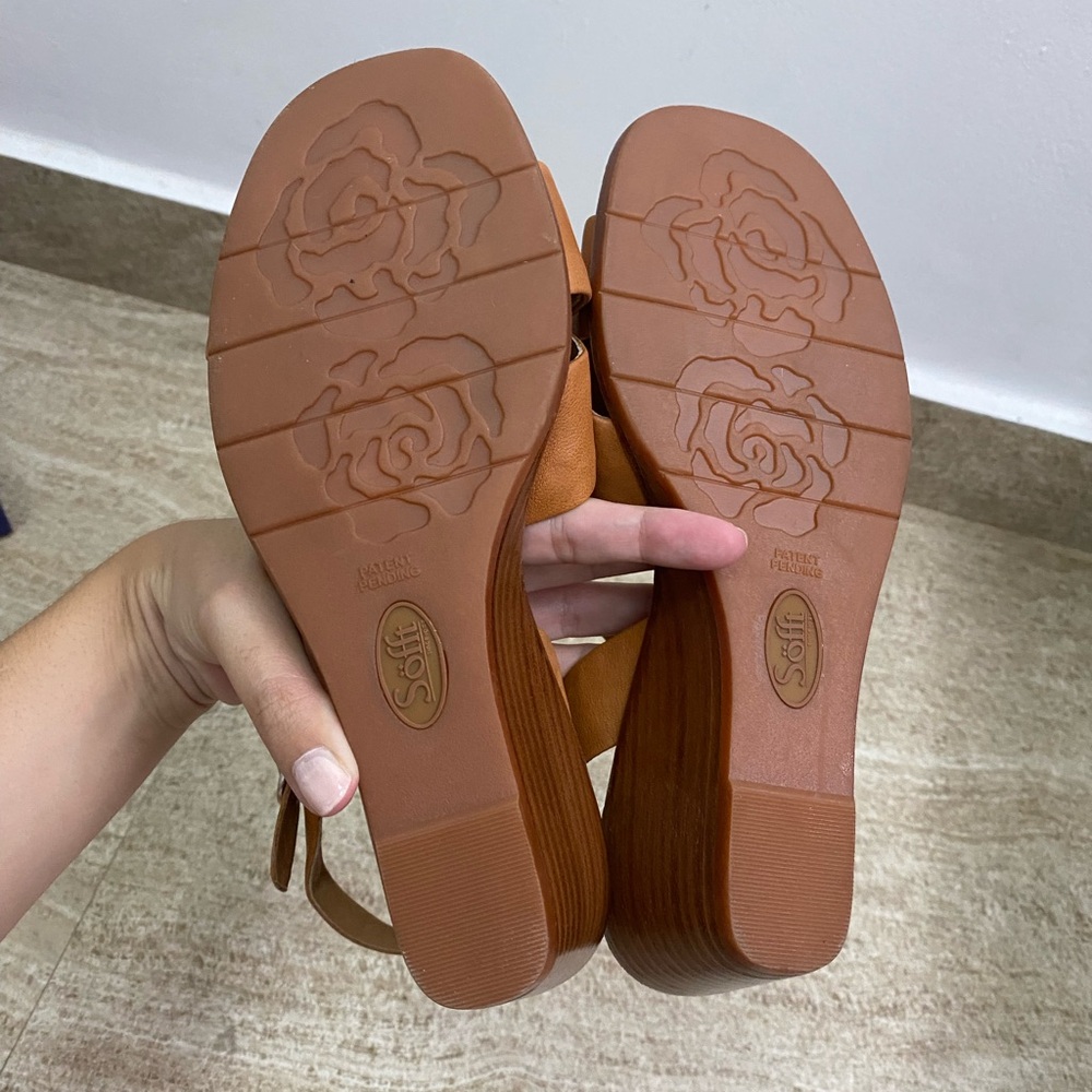 Sofft Women's Tan Wedge Sandals - Picture 4 of 5